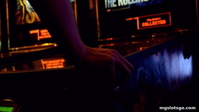 从mg电子看电子游艺与传统游戏的核心分野——玩法、体验与策略深度解析